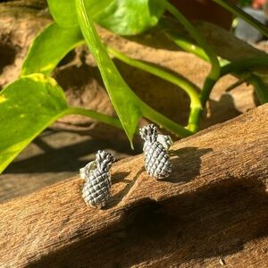 925 Sterling Silver earrings Ear Stud pineapple NWOT